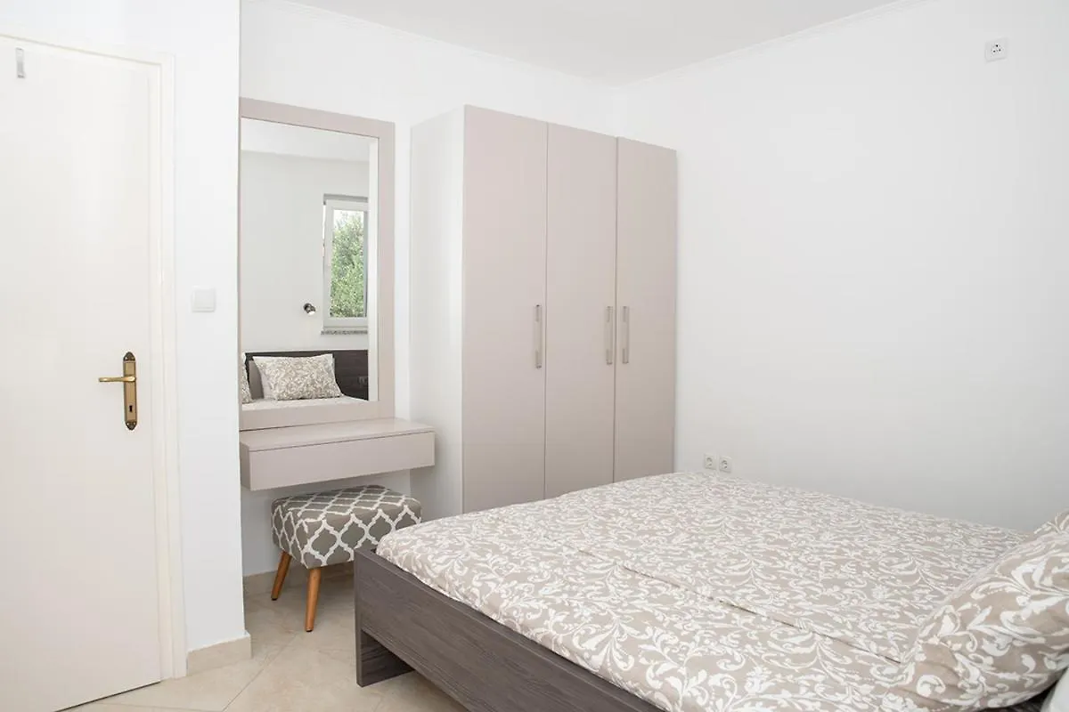 Banjol Apartmani Vrtodusic דירה